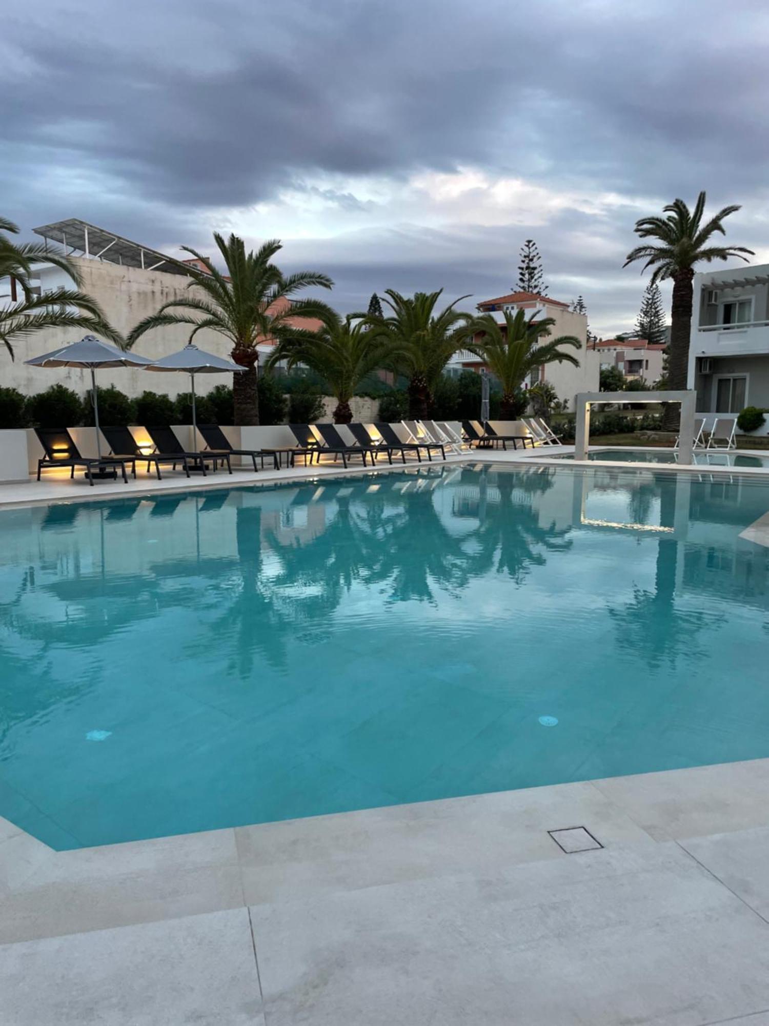 Aparthotel Ninemia &